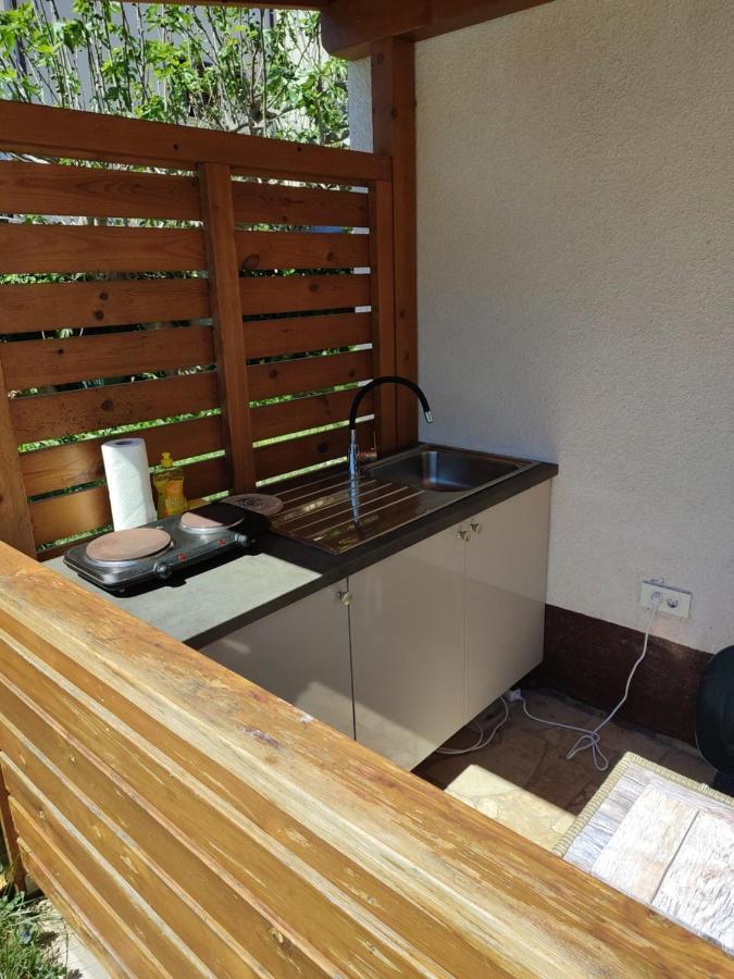 Guesthouse Suzy Pula Exterior foto