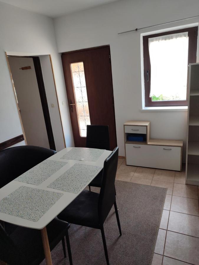 Guesthouse Suzy Pula Exterior foto