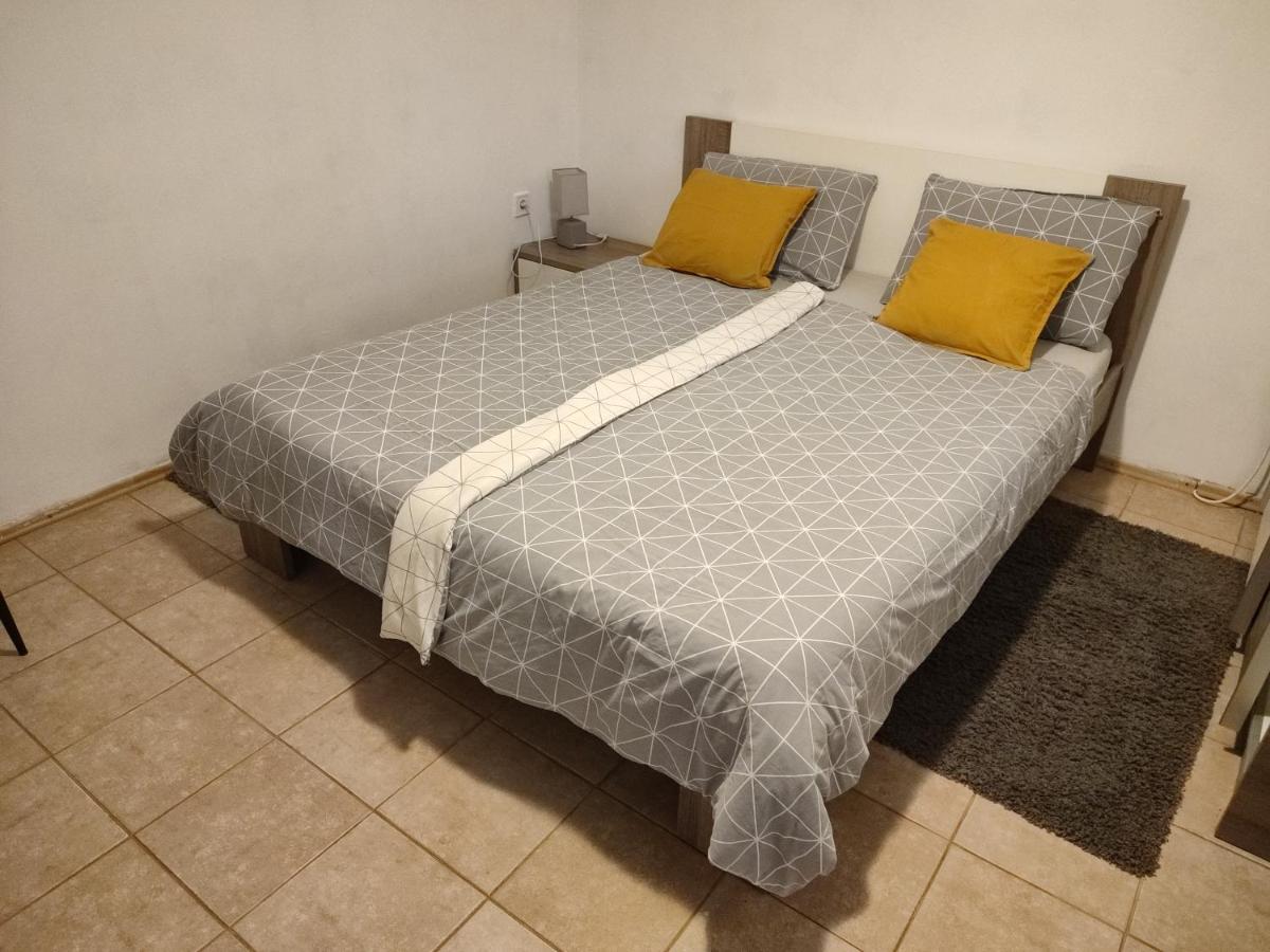Guesthouse Suzy Pula Exterior foto