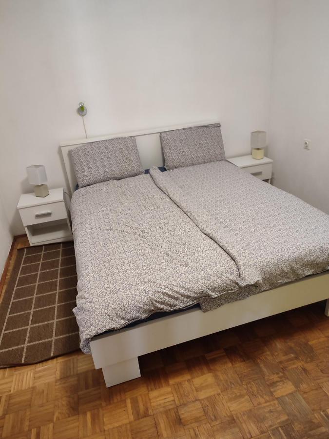 Guesthouse Suzy Pula Exterior foto