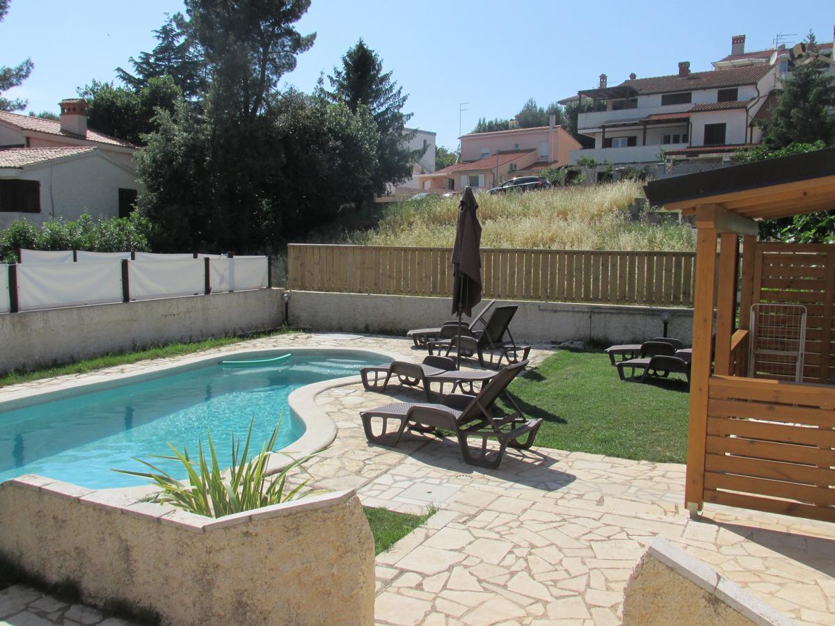 Guesthouse Suzy Pula Exterior foto