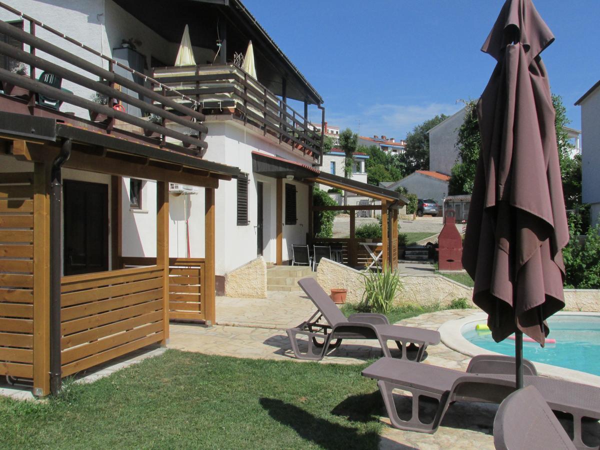 Guesthouse Suzy Pula Exterior foto